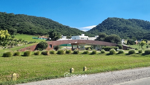 Terreno B° privado El Pórtico